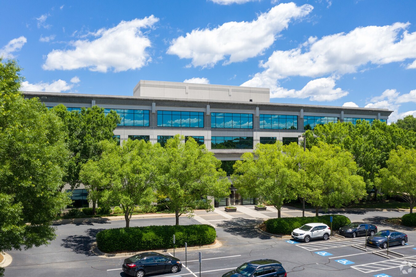 Park at Windward Concourse